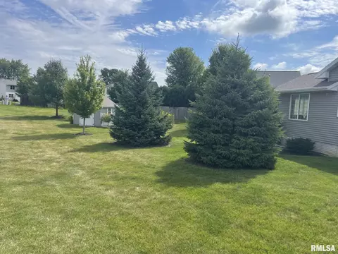 618 Sheridan Dr, Eldridge, IA 52748 photo 18