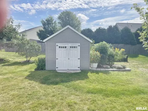 618 Sheridan Dr, Eldridge, IA 52748 photo 17