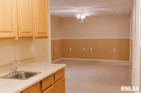 110 E Prairie St, Camp Point, IL 62320 photo 5