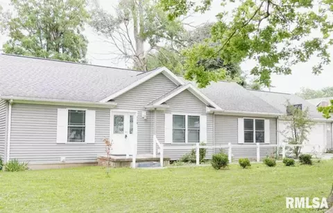 110 E Prairie St, Camp Point, IL 62320