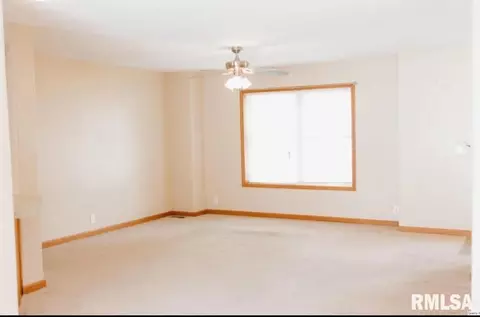 110 E Prairie St, Camp Point, IL 62320 photo 2