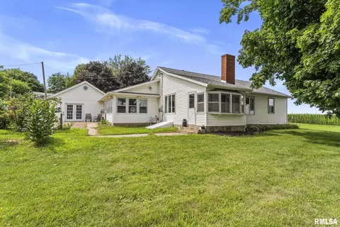 2576 285th Ave, Dewitt, IA 52742