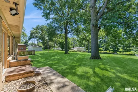 1717 Circle Dr E, Clinton, IA 52732 photo 5