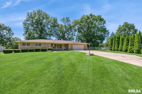 1717 Circle Dr E, Clinton, IA 52732 photo 2