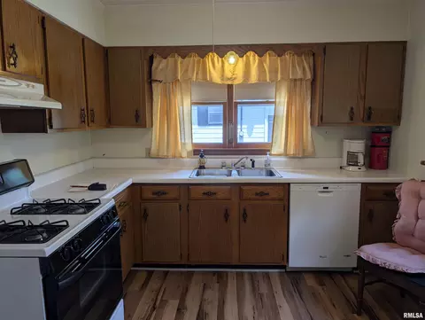 603 N Logan St, Marion, IL 62959 photo 17