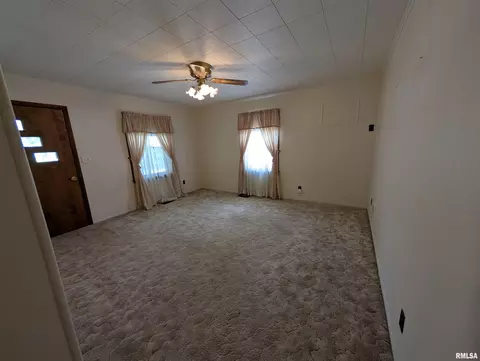 603 N Logan St, Marion, IL 62959 photo 14