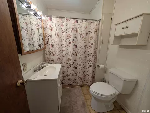 603 N Logan St, Marion, IL 62959 photo 22
