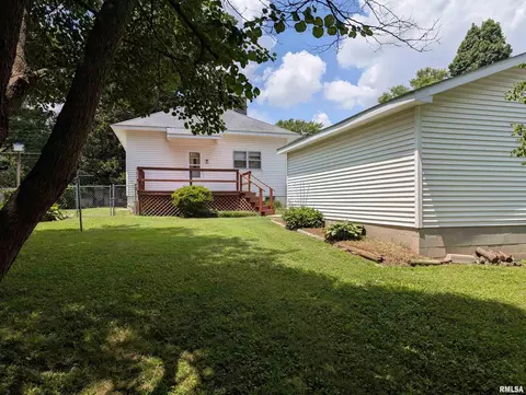 603 N Logan St, Marion, IL 62959 photo 8