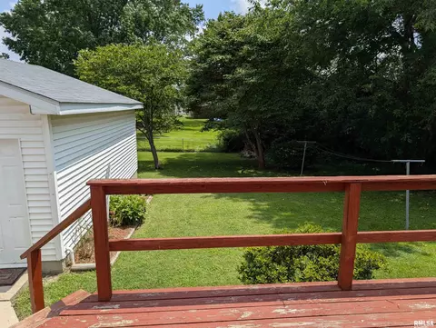 603 N Logan St, Marion, IL 62959 photo 12