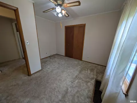 603 N Logan St, Marion, IL 62959 photo 21