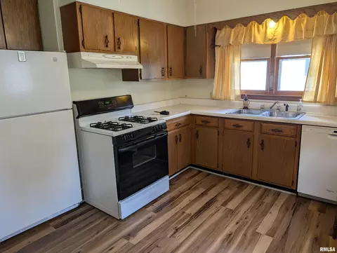 603 N Logan St, Marion, IL 62959 photo 18