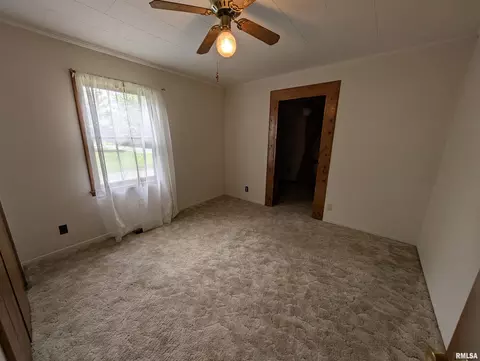 603 N Logan St, Marion, IL 62959 photo 24