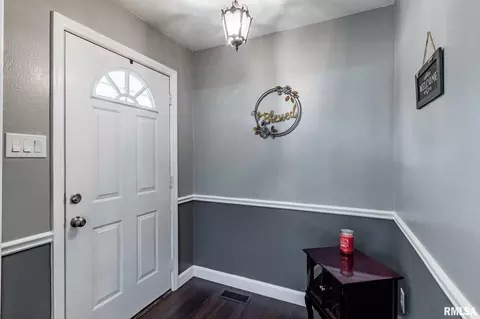 408 W Clark Trl, Herrin, IL 62948 photo 3