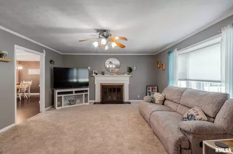 408 W Clark Trl, Herrin, IL 62948 photo 4