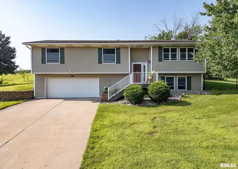 21 Western Oaks Dr, Orion, IL 61273