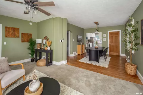 3208 9th St, Moline, IL 61265 photo 8