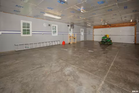 3208 9th St, Moline, IL 61265 photo 34