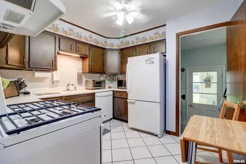 413 Ruth Pl, Clinton, IA 52732 photo 13