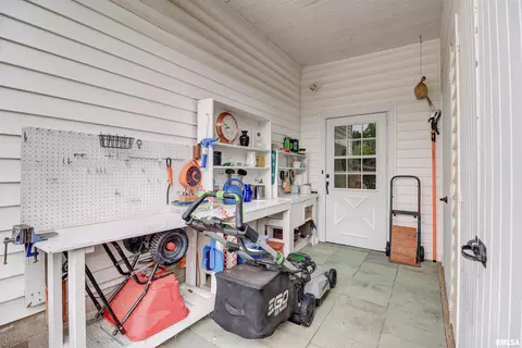413 Ruth Pl, Clinton, IA 52732 photo 28