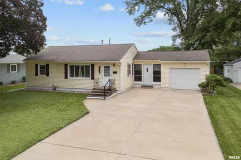 3903 35th St, Rock Island, IL 61201