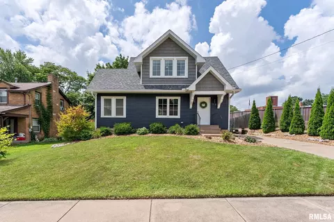 1718 Spring St, Davenport, IA 52803