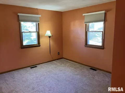 328 N Illinois St, Camp Point, IL 62320 photo 8