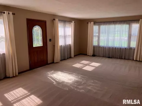 328 N Illinois St, Camp Point, IL 62320 photo 4