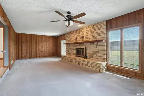 509 S 7th St, Eldridge, IA 52748 photo 14
