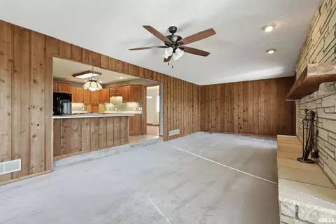 509 S 7th St, Eldridge, IA 52748 photo 15