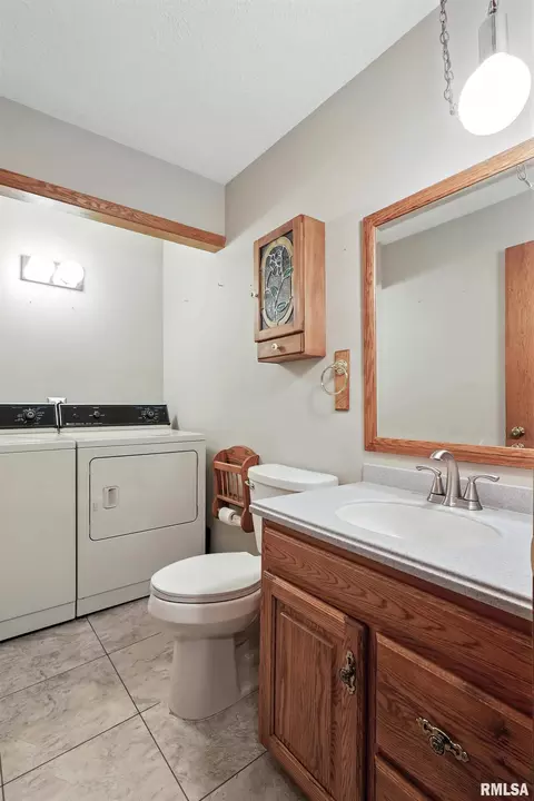 509 S 7th St, Eldridge, IA 52748 photo 18