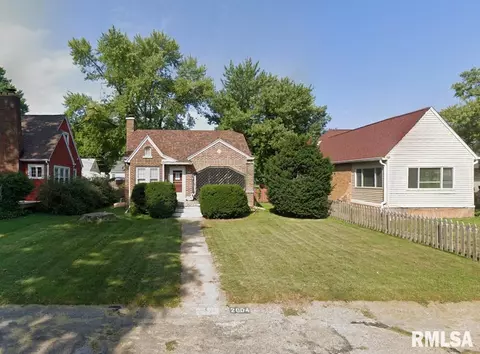 2004 37th St, Rock Island, IL 61201