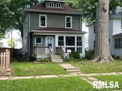 1176 25th St, Moline, IL 61265