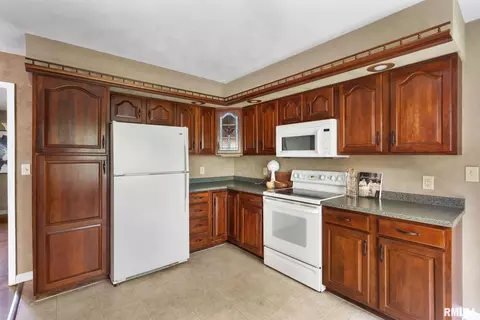 2906 27th Avenue A, Moline, IL 61265 photo 4