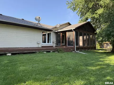 833 David St, Kewanee, IL 61443 photo 4