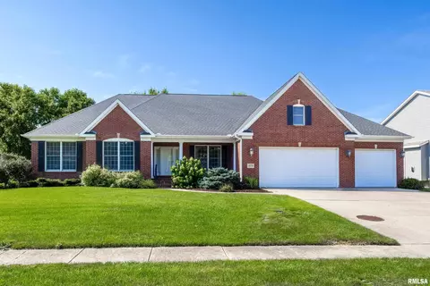 5175 Charter Oaks Dr, Bettendorf, IA 52722
