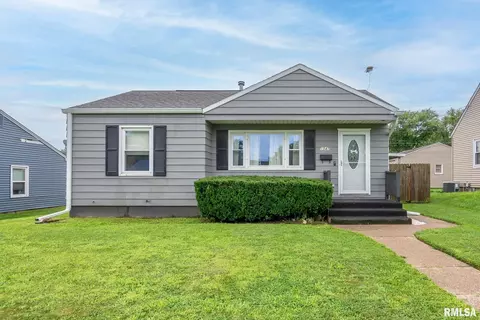 1547 W Columbia Ave, Davenport, IA 52804