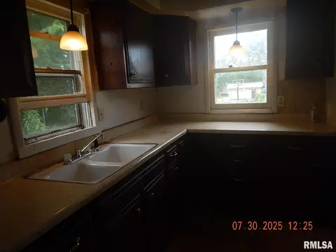 419 N Lexington Ave, Kewanee, IL 61443 photo 5