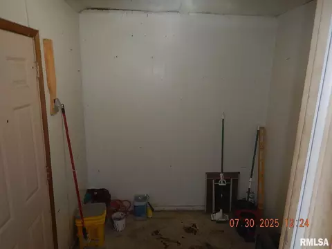 419 N Lexington Ave, Kewanee, IL 61443 photo 4