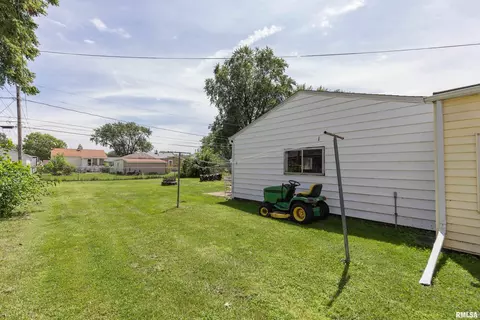 453 E 4th St, Milan, IL 61264 photo 21