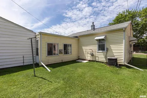453 E 4th St, Milan, IL 61264 photo 18