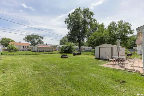 453 E 4th St, Milan, IL 61264 photo 22