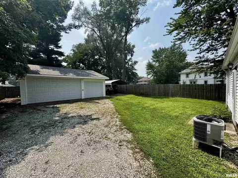 1204 20th Ave, Viola, IL 61486 photo 2
