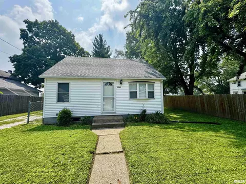 1204 20th Ave, Viola, IL 61486