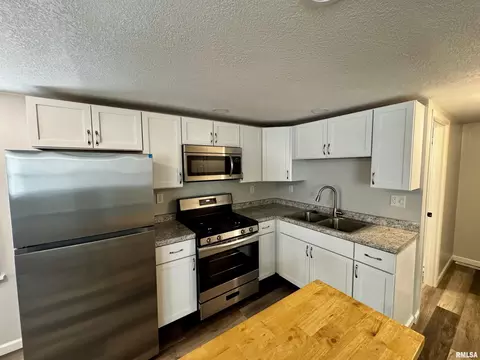 1204 20th Ave, Viola, IL 61486 photo 6