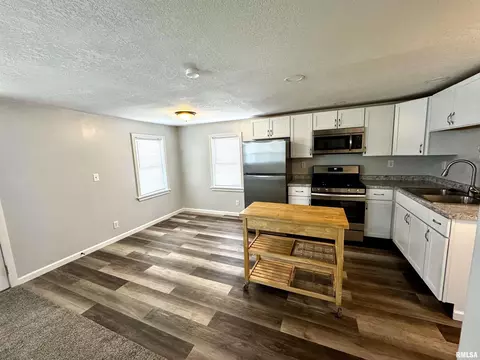 1204 20th Ave, Viola, IL 61486 photo 5