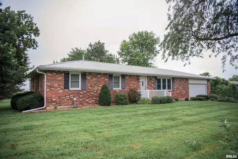 312 N Warsaw St, Ursa, IL 62376