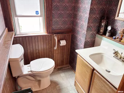 1115 13th Ave, Moline, IL 61265 photo 13