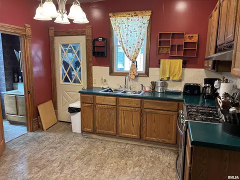 1115 13th Ave, Moline, IL 61265 photo 6