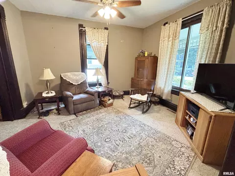 1115 13th Ave, Moline, IL 61265 photo 4
