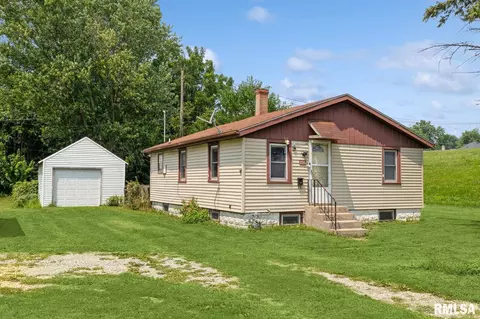 2516 Roosevelt St, Clinton, IA 52732